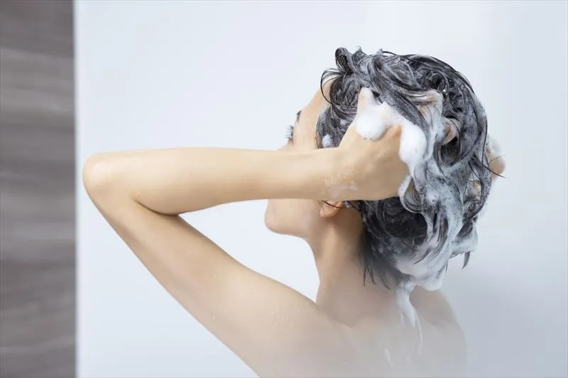 髪のエイジングケアを行う方法